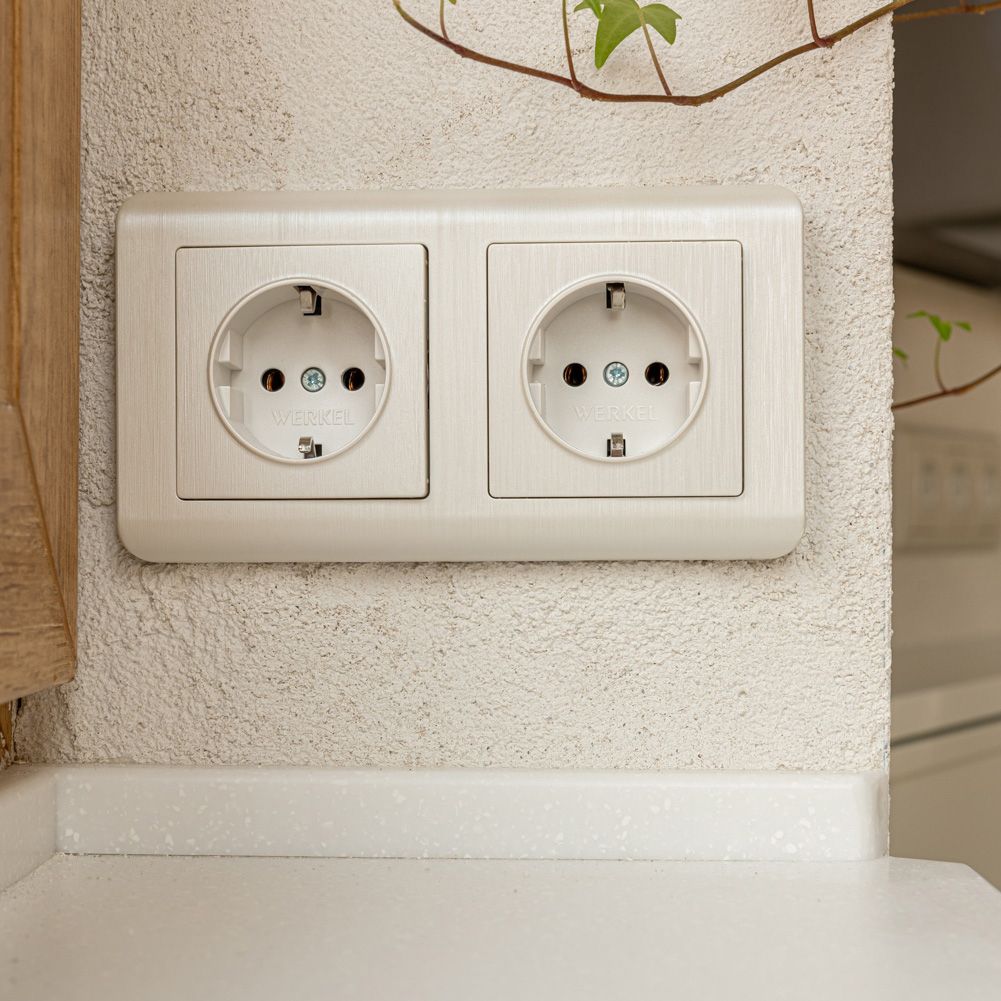 Рамка из поликарбоната на 2 поста Stream перламутровый W0022113