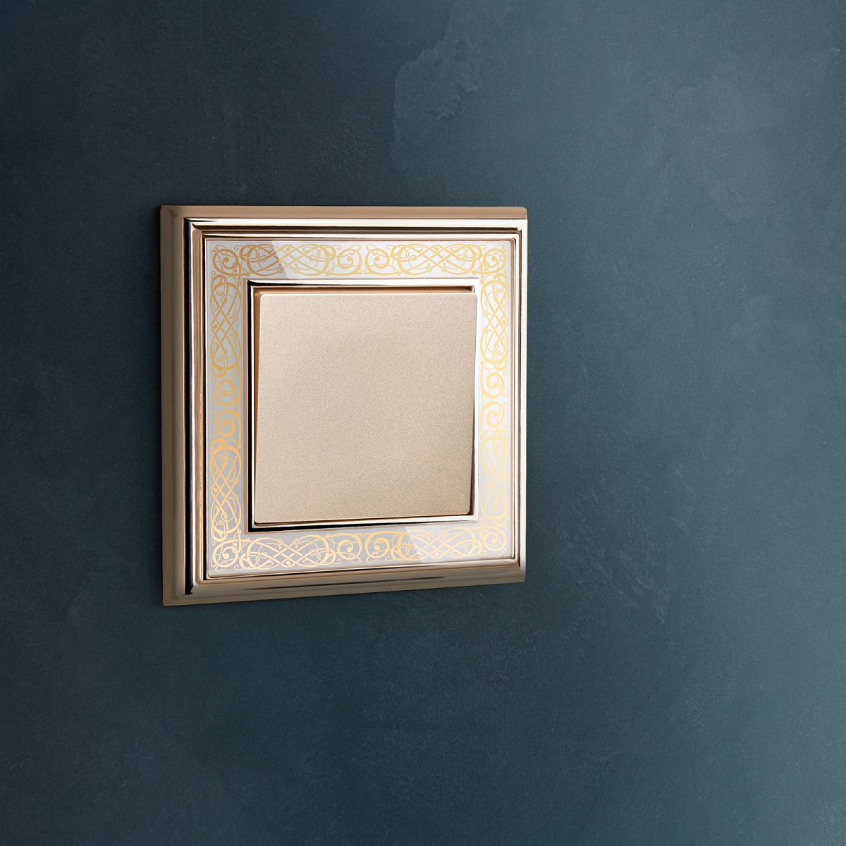 Выключатель одноклавишный шампань W1110011