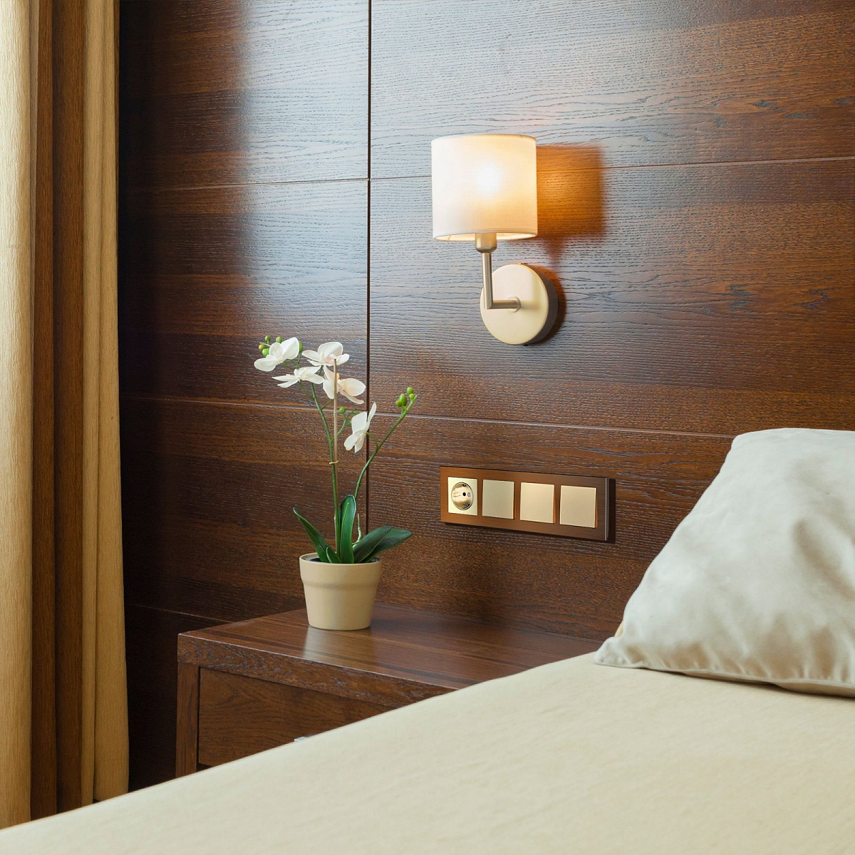 Выключатель одноклавишный шампань W1110011